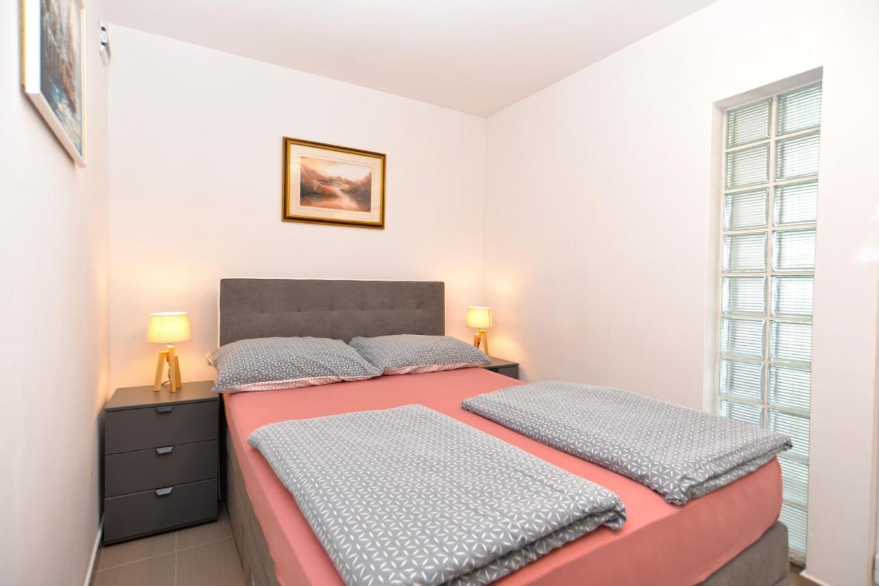 Apartments Volf 1405 Peroj Ngoại thất bức ảnh