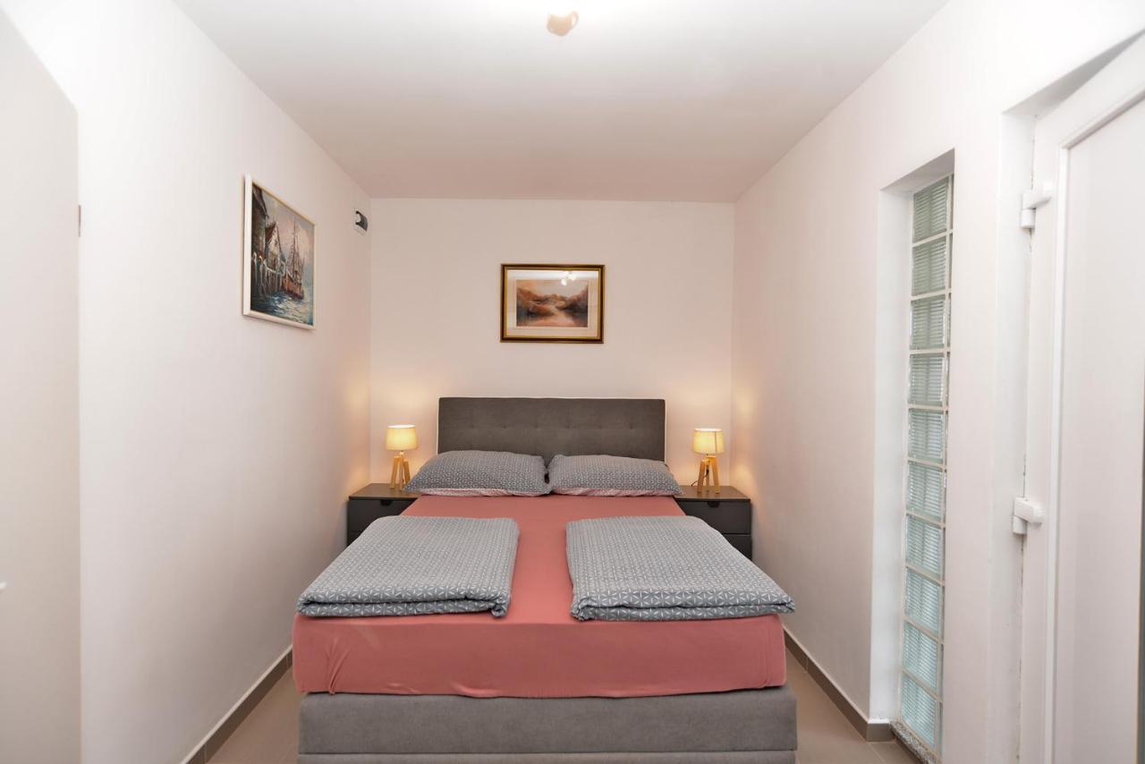 Apartments Volf 1405 Peroj Ngoại thất bức ảnh