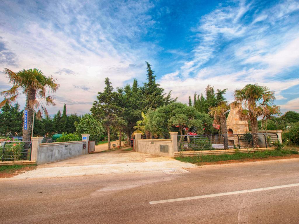 Apartments Volf 1405 Peroj Ngoại thất bức ảnh