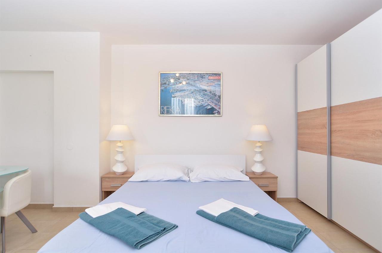 Apartments Volf 1405 Peroj Ngoại thất bức ảnh